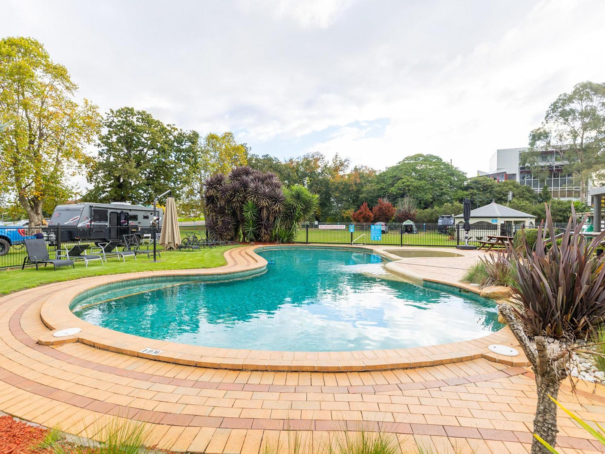 Nrma Bairnsdale Riverside Holiday Park المظهر الخارجي الصورة