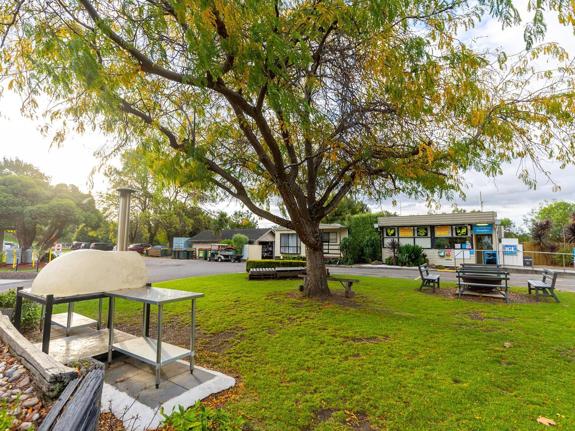 Nrma Bairnsdale Riverside Holiday Park المظهر الخارجي الصورة