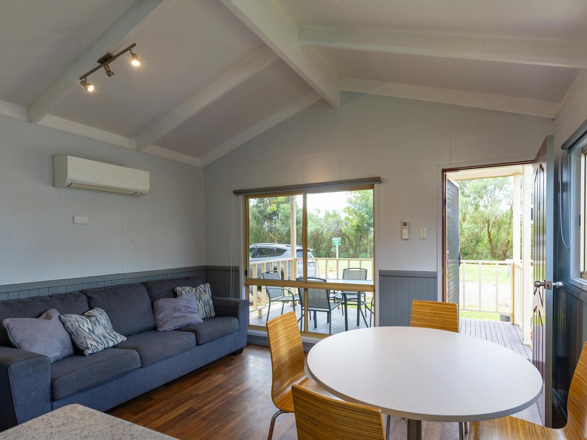 Nrma Bairnsdale Riverside Holiday Park الغرفة الصورة