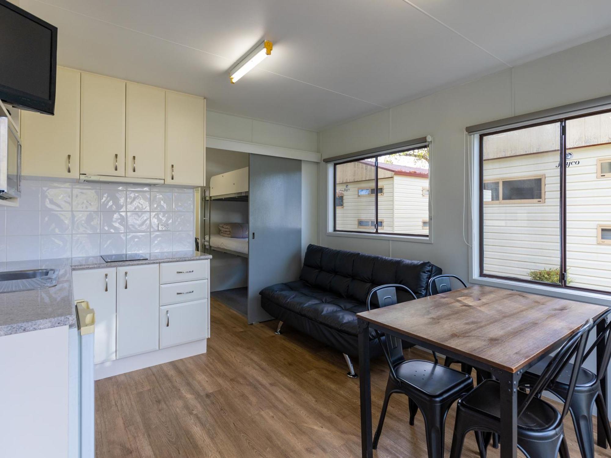 Nrma Bairnsdale Riverside Holiday Park الغرفة الصورة