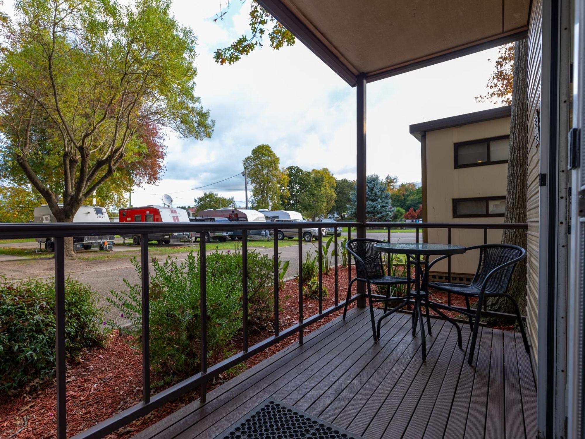 Nrma Bairnsdale Riverside Holiday Park الغرفة الصورة